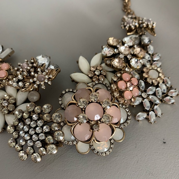 Floral Necklace - Picture 3 of 4